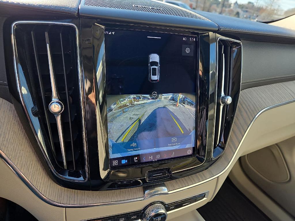 used 2023 Volvo XC60 car, priced at $37,995