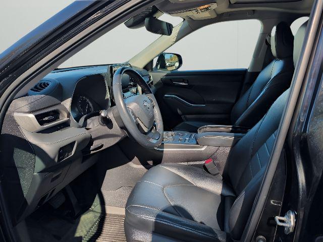 used 2022 Toyota Highlander car, priced at $31,936