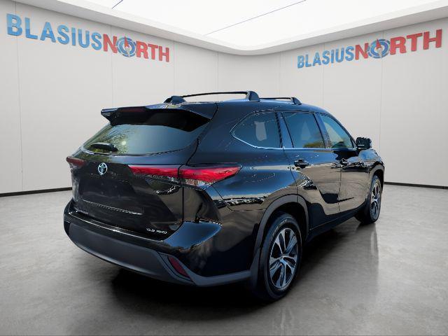 used 2022 Toyota Highlander car, priced at $31,936