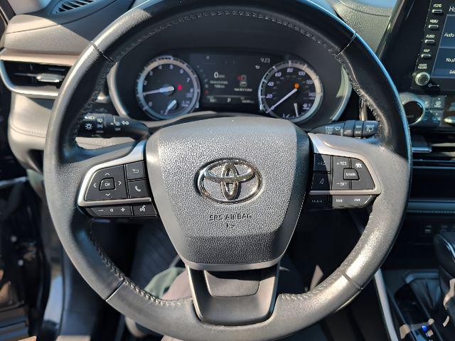 used 2022 Toyota Highlander car, priced at $31,936