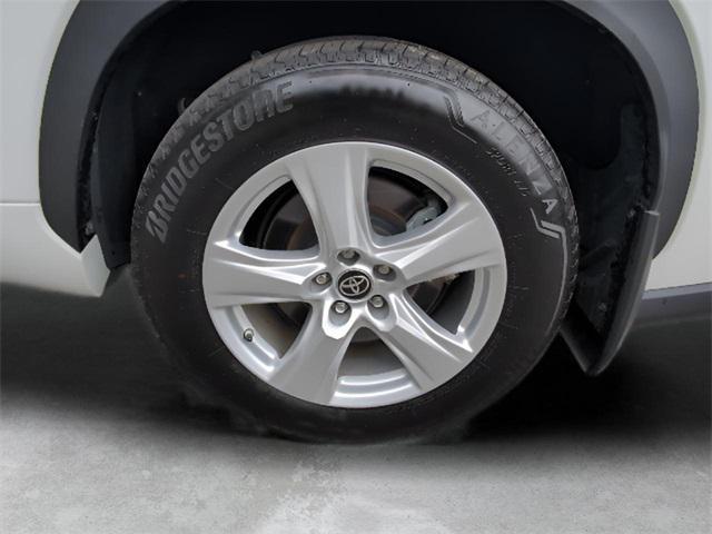 used 2024 Toyota Highlander car, priced at $32,837