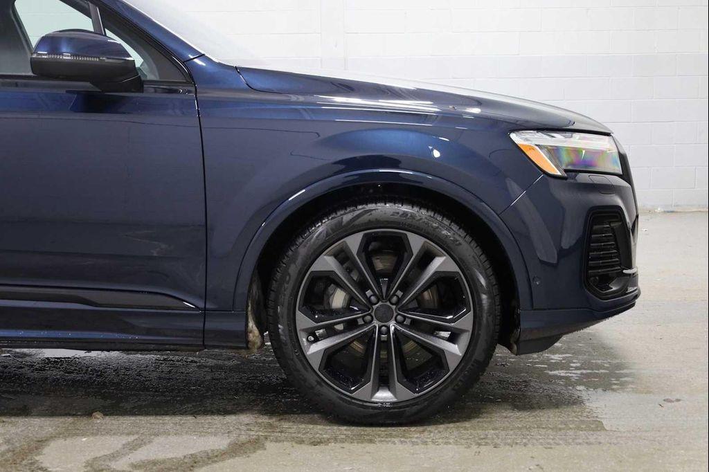 new 2026 Audi Q7 car, priced at $81,205