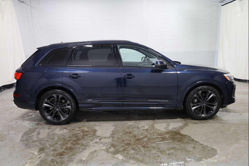 new 2026 Audi Q7 car, priced at $81,205
