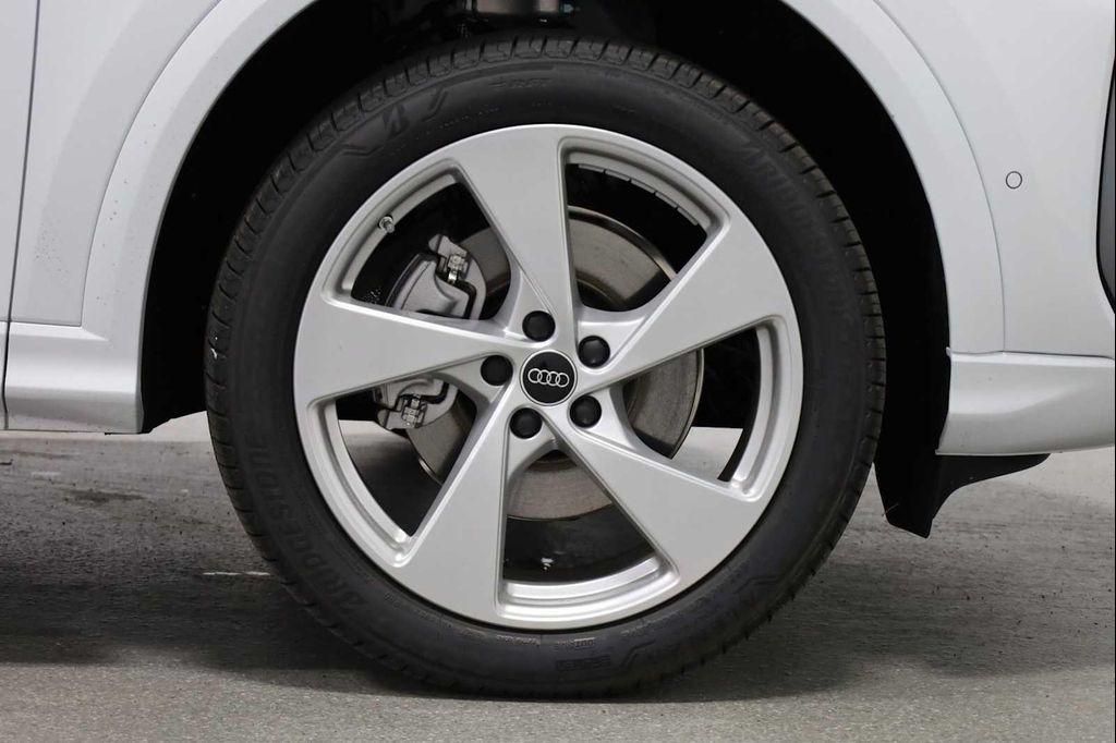 new 2025 Audi Q5 car, priced at $60,299