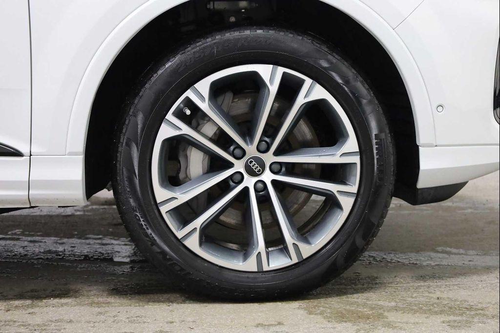 used 2025 Audi Q7 car, priced at $46,999