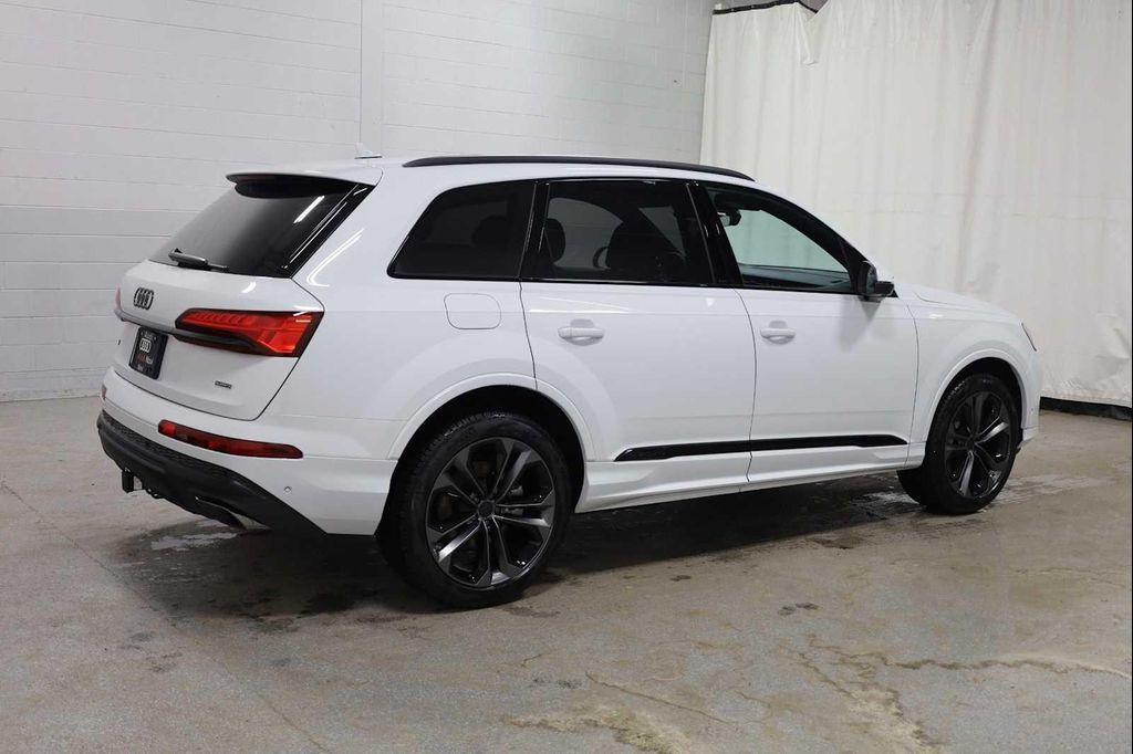 new 2026 Audi Q7 car, priced at $79,005