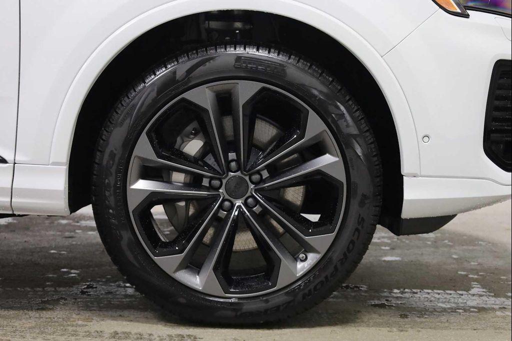 new 2026 Audi Q7 car, priced at $79,005