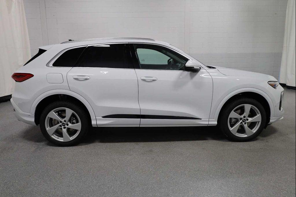 new 2025 Audi Q5 car, priced at $58,199