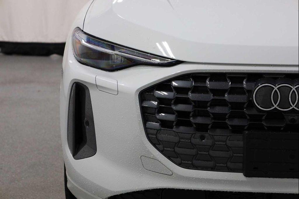 new 2025 Audi Q5 car, priced at $58,199