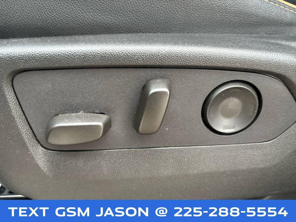 used 2024 GMC Yukon car, priced at $62,869