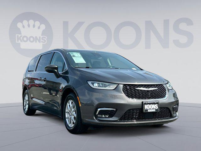 used 2023 Chrysler Pacifica car, priced at $23,000