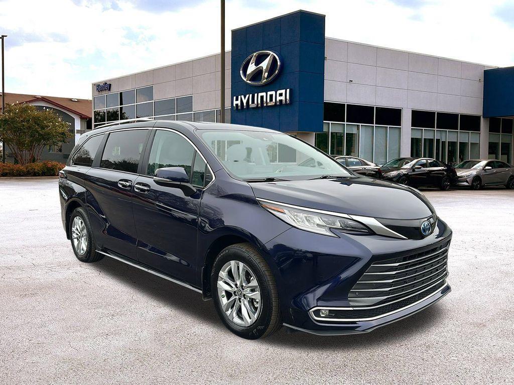 used 2024 Toyota Sienna car, priced at $49,500