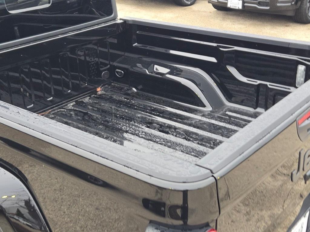 new 2026 Jeep Gladiator car, priced at $48,012