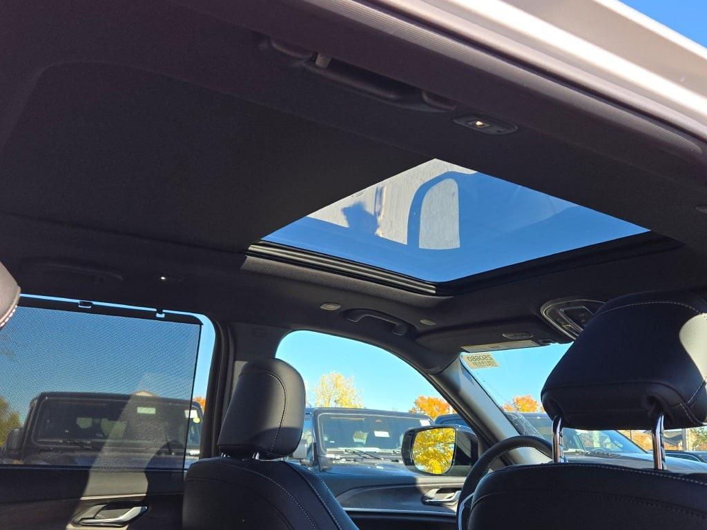 new 2025 Jeep Grand Cherokee car, priced at $53,856