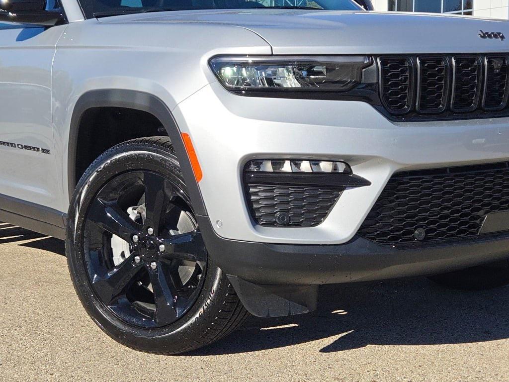 new 2025 Jeep Grand Cherokee car, priced at $53,856