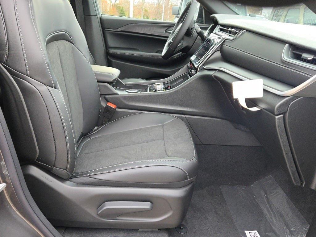 new 2025 Jeep Grand Cherokee L car, priced at $44,926