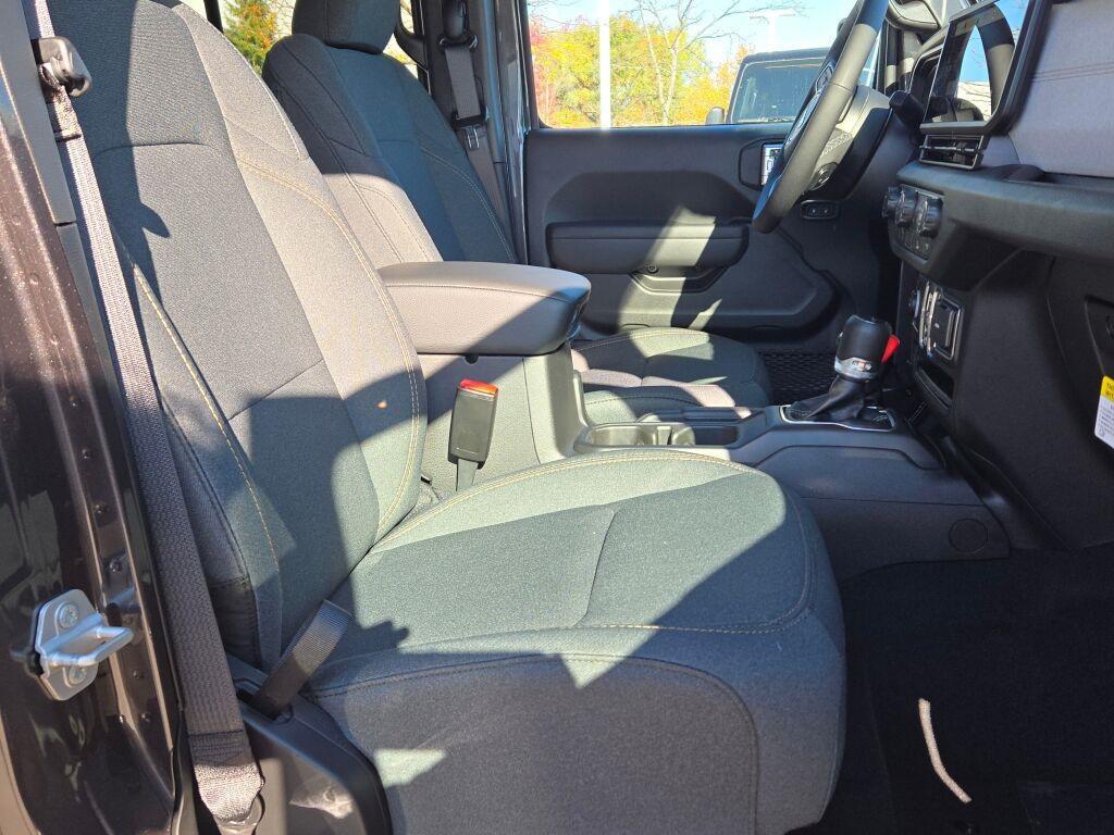 new 2026 Jeep Gladiator car, priced at $47,390