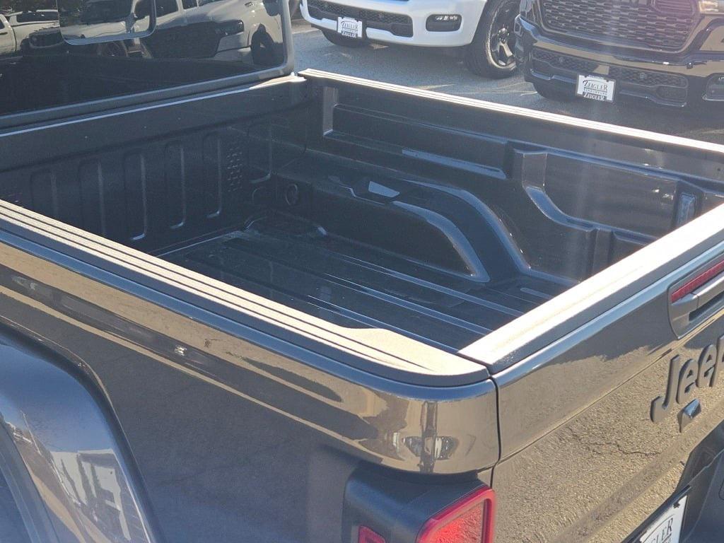 new 2026 Jeep Gladiator car, priced at $47,390