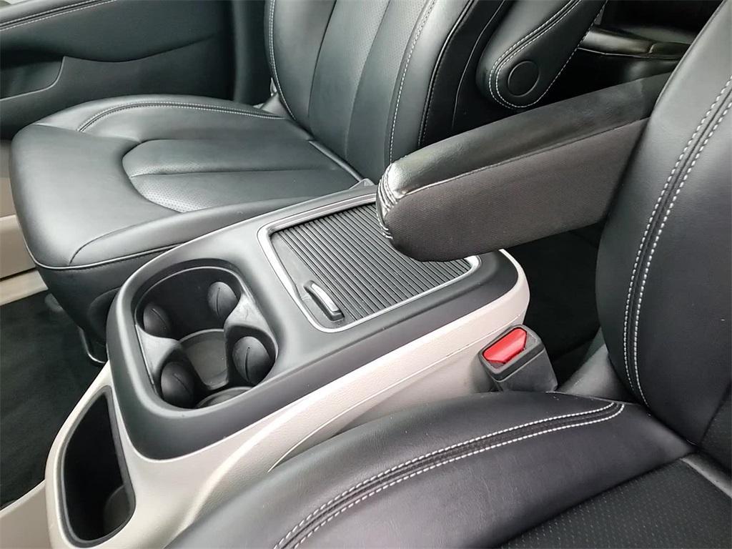 used 2024 Chrysler Pacifica car, priced at $29,770