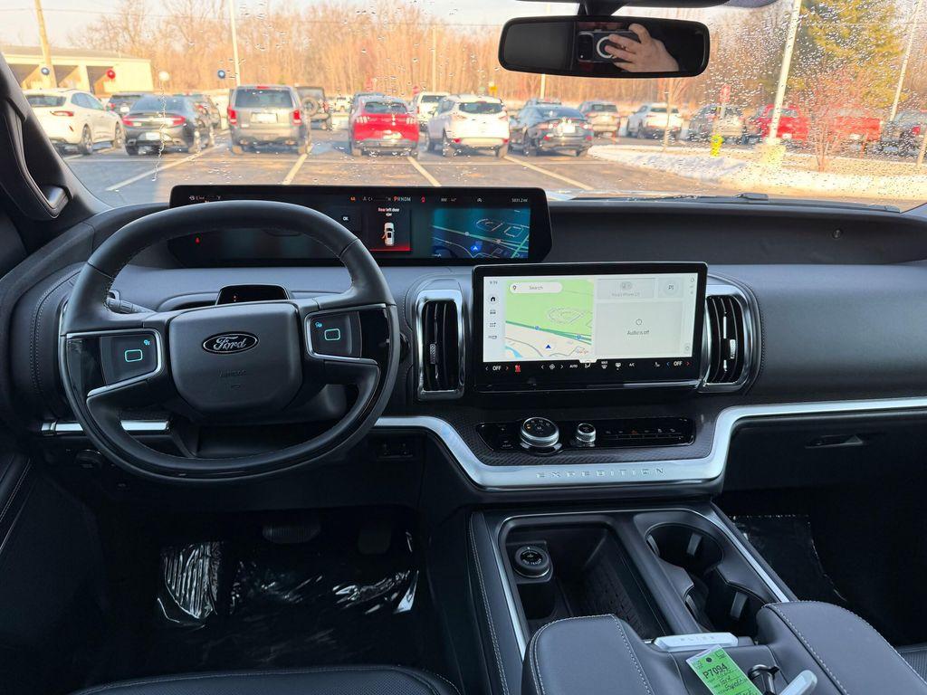 new 2025 Ford Expedition car, priced at $81,392