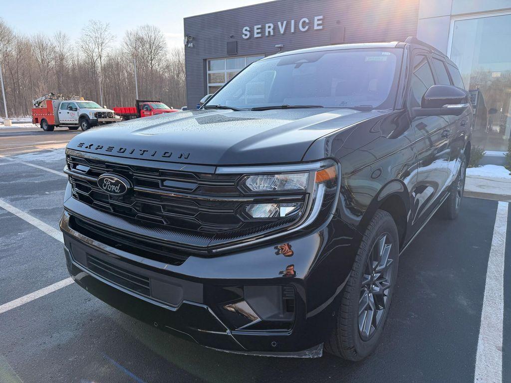 new 2025 Ford Expedition car, priced at $81,392