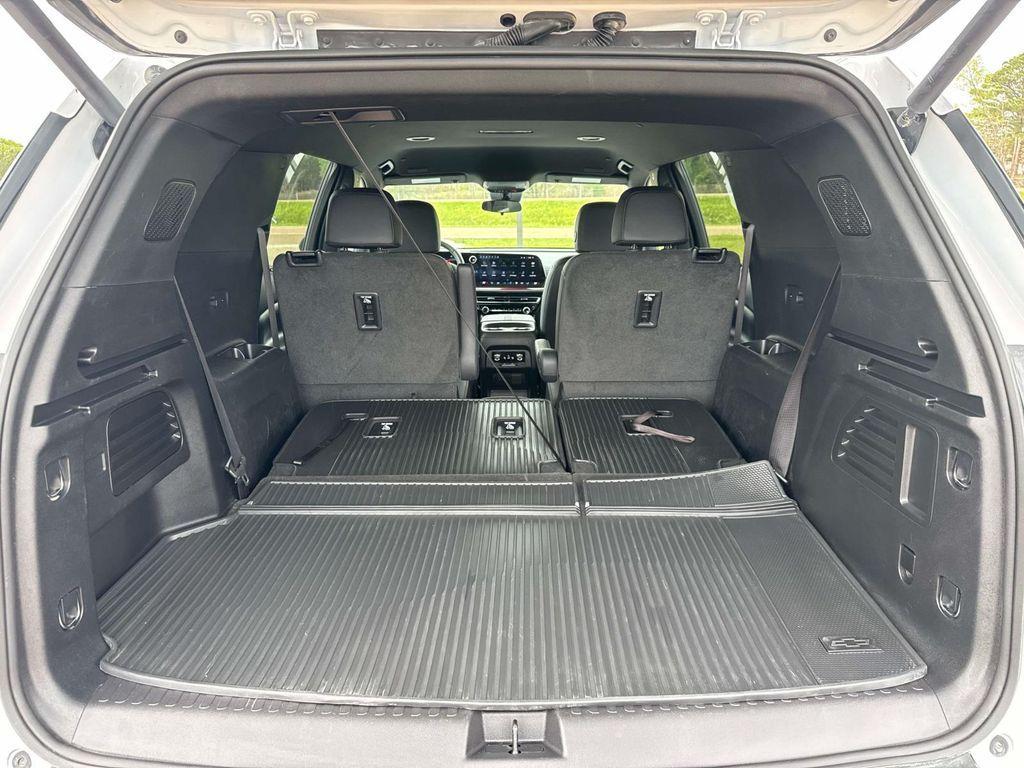 used 2025 Chevrolet Traverse car, priced at $47,840