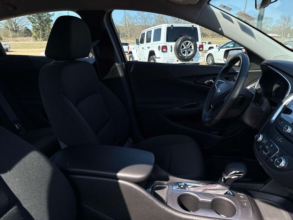 used 2024 Chevrolet Malibu car