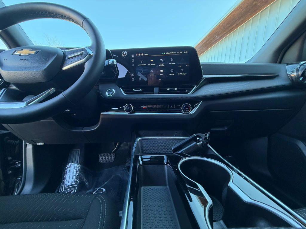 used 2025 Chevrolet Equinox car, priced at $26,999