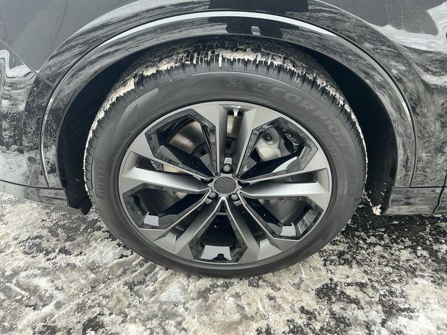 new 2026 Audi Q7 car, priced at $78,295