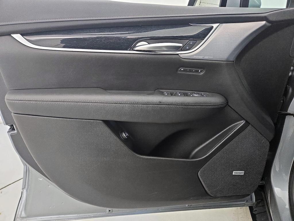 used 2025 Cadillac XT5 car, priced at $38,998