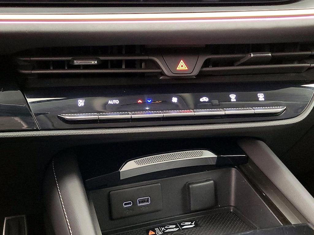 used 2025 Buick Envision car, priced at $29,998