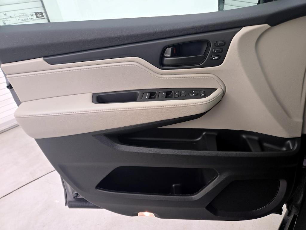 used 2025 Honda Odyssey car, priced at $40,998
