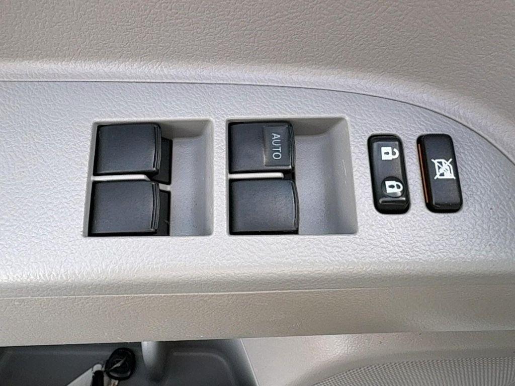 used 2009 Toyota Highlander car, priced at $6,900