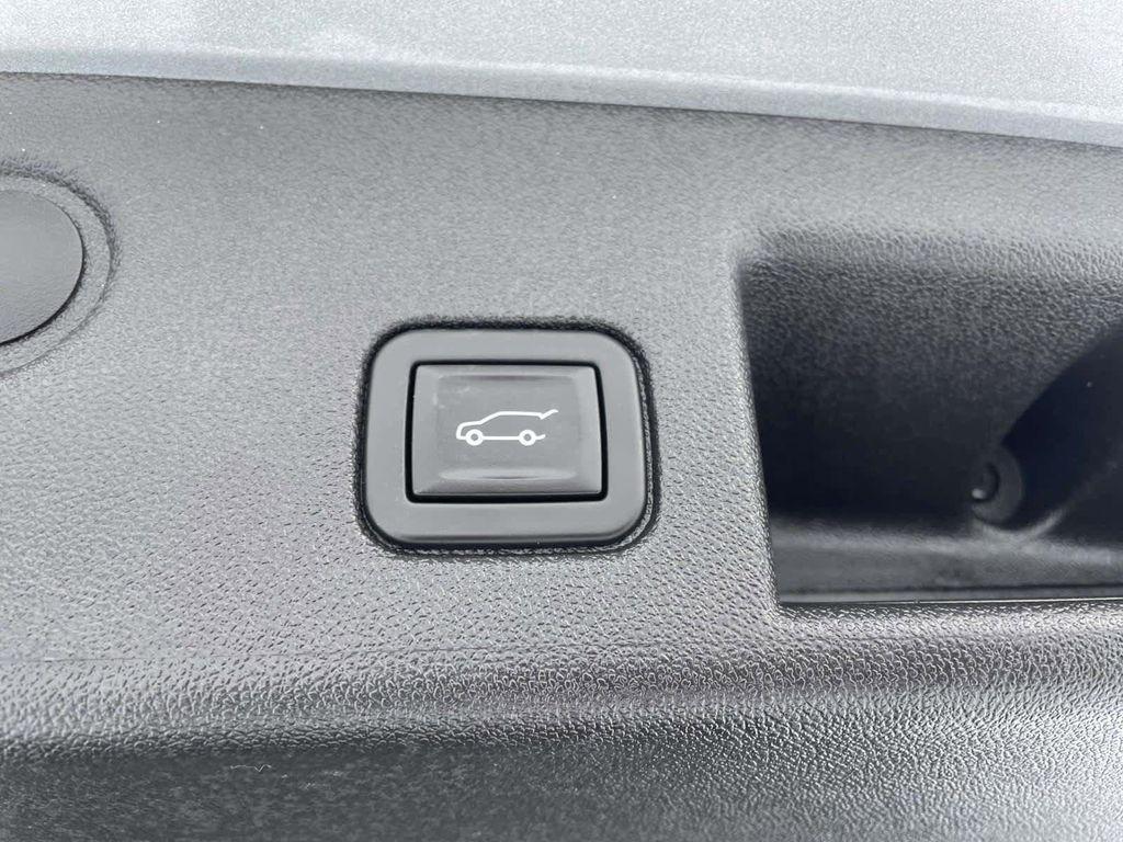 used 2023 Chevrolet Equinox car, priced at $24,618