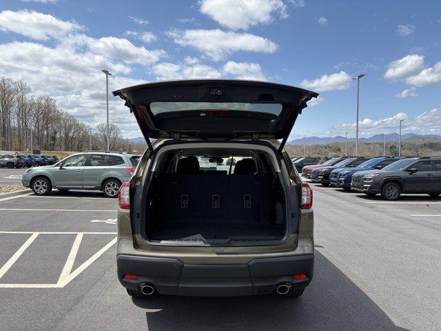 used 2025 Subaru Ascent car, priced at $35,198