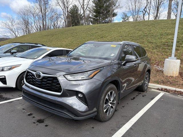 used 2023 Toyota Highlander car, priced at $37,688