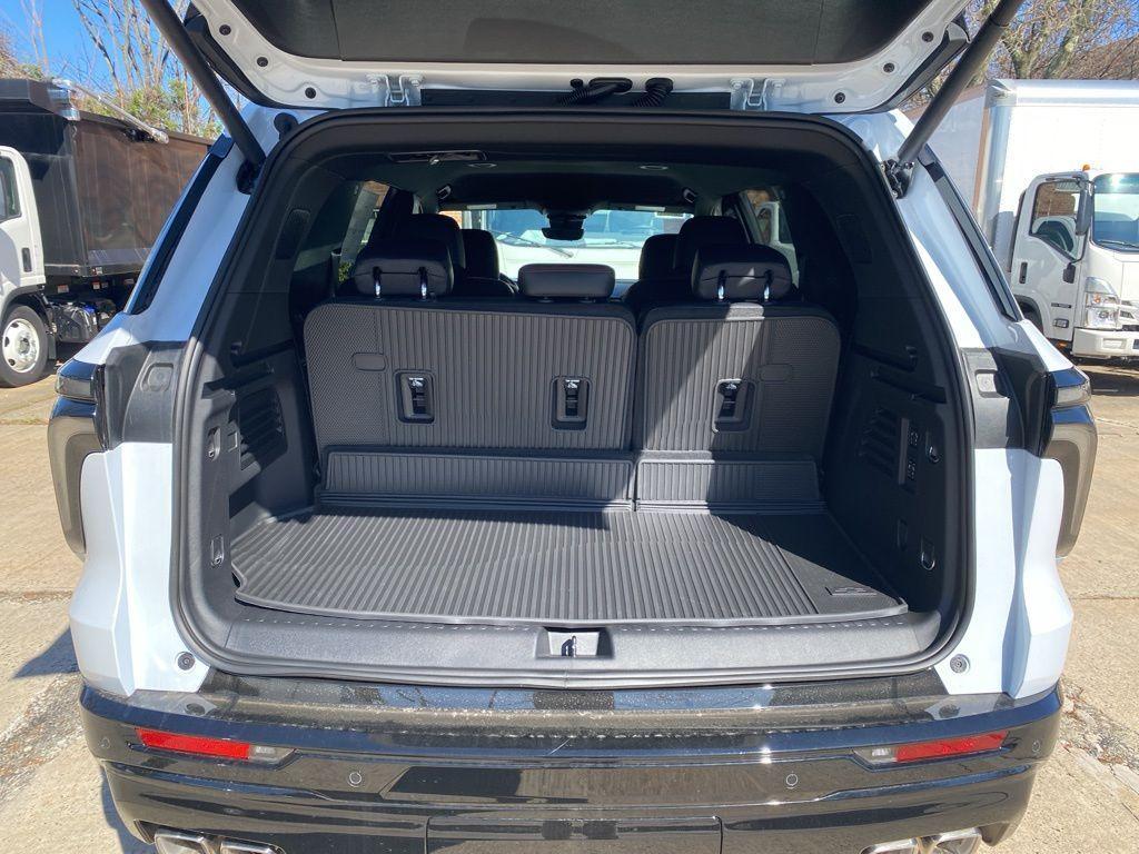 new 2026 Chevrolet Traverse car, priced at $60,815