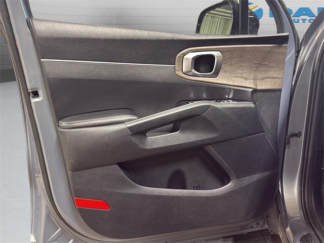 used 2022 Kia Sorento car, priced at $22,247