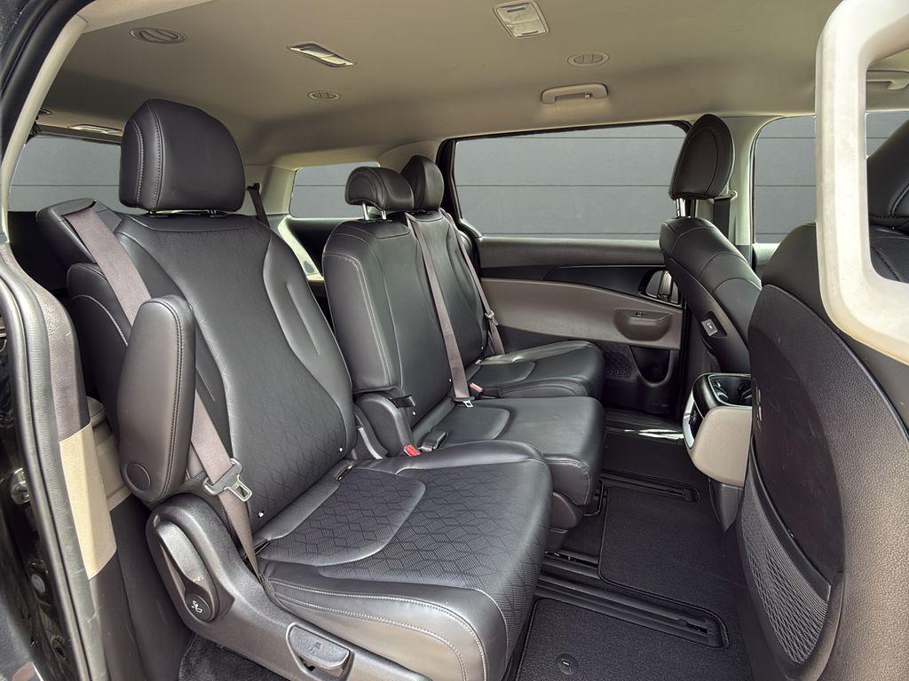 used 2025 Kia Carnival car, priced at $33,994
