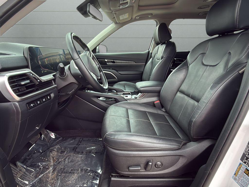 used 2025 Kia Telluride car, priced at $40,496