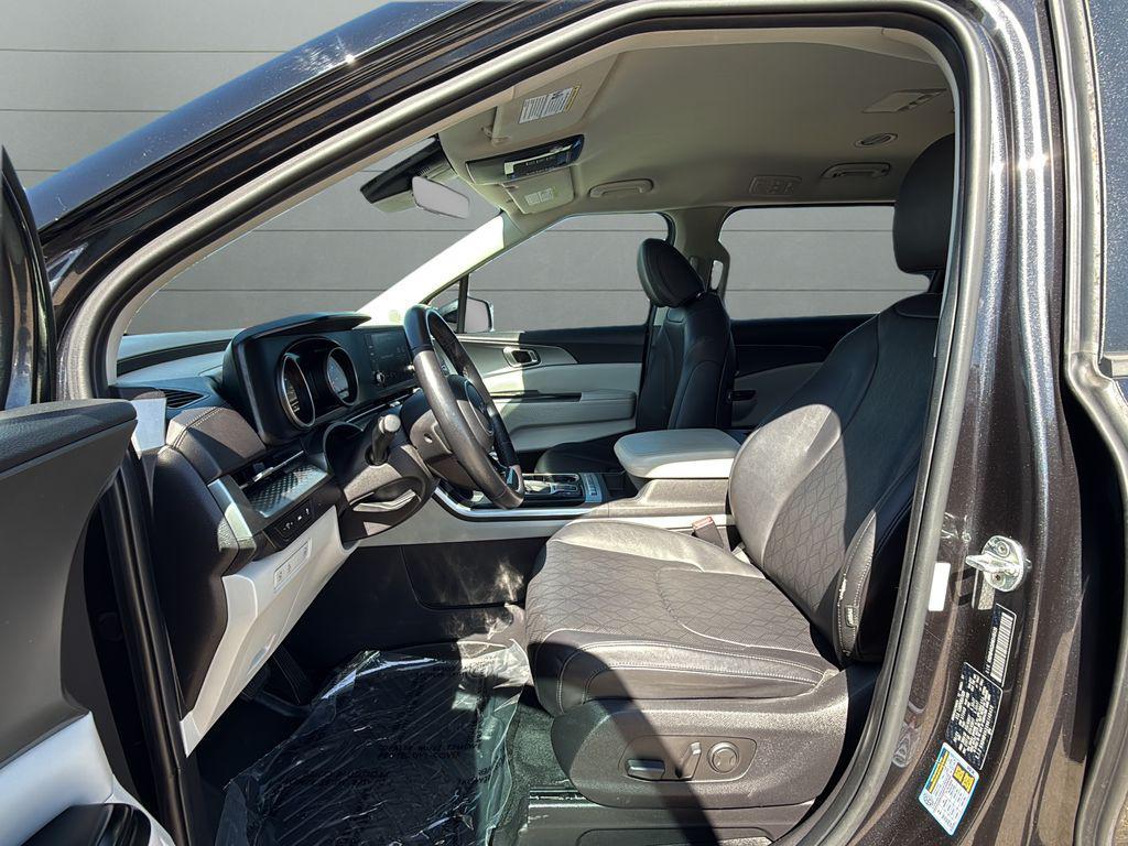 used 2022 Kia Carnival car, priced at $22,996