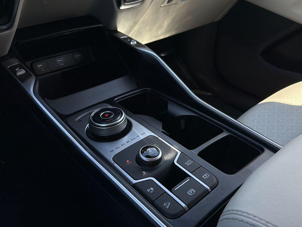 used 2022 Kia Sorento Hybrid car, priced at $22,496