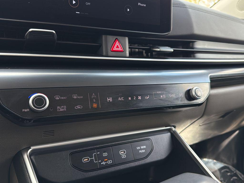 used 2025 Kia Carnival car, priced at $34,246