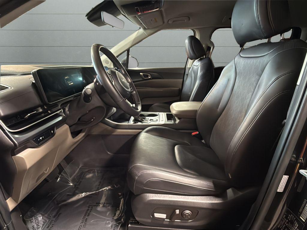 used 2025 Kia Carnival car, priced at $34,246