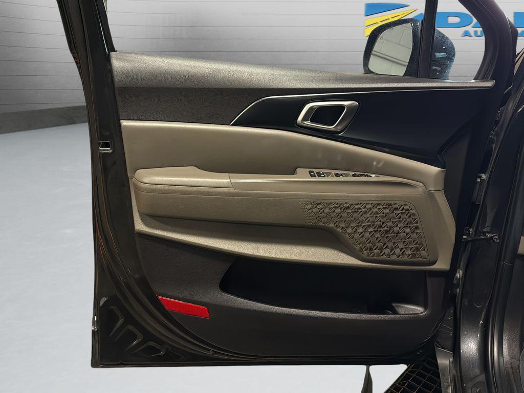 used 2025 Kia Carnival car, priced at $34,246
