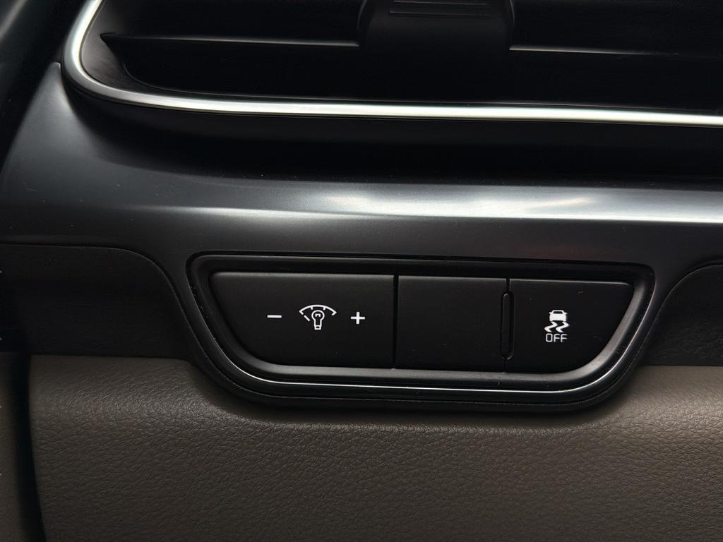 used 2025 Kia Carnival car, priced at $32,746