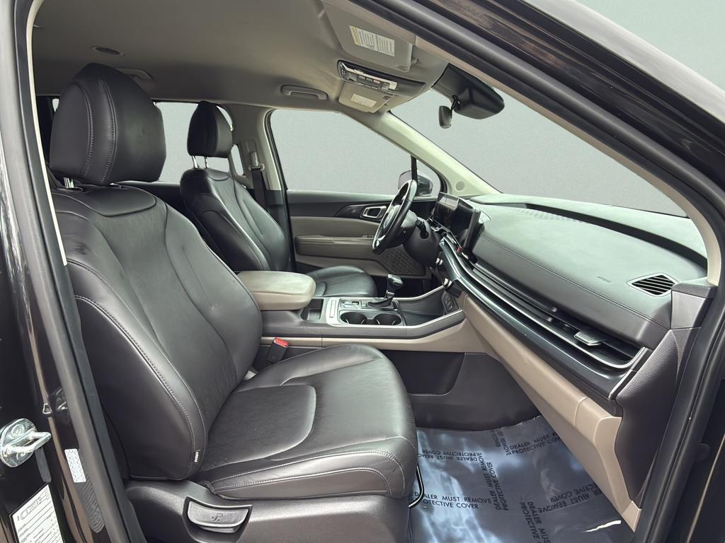 used 2025 Kia Carnival car, priced at $32,746