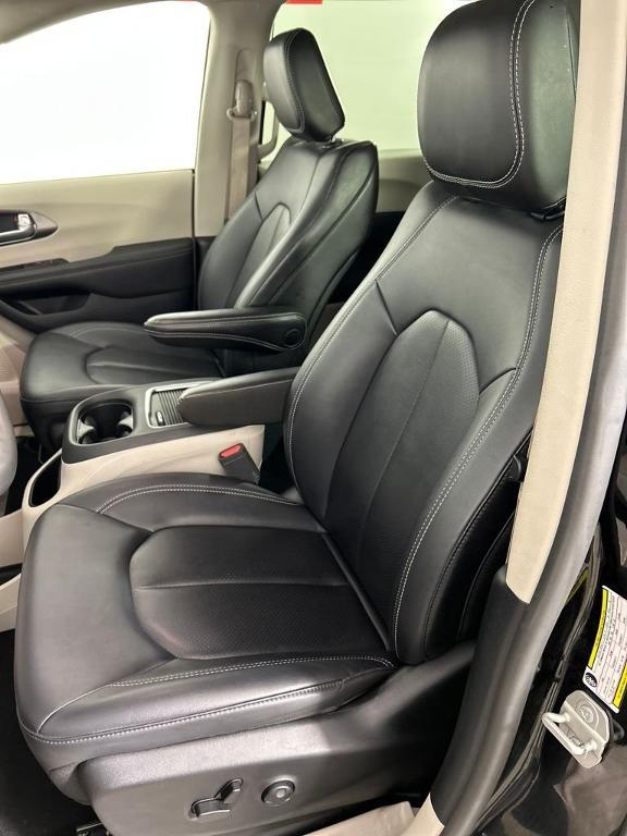 used 2024 Chrysler Pacifica Hybrid car, priced at $27,866