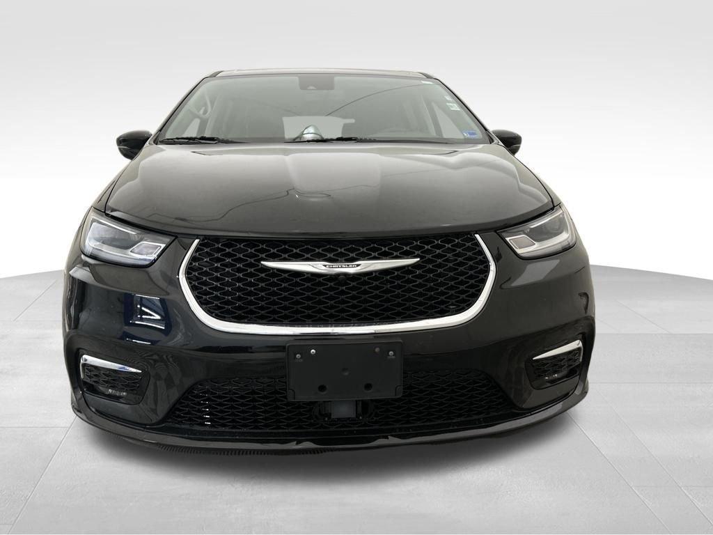 used 2024 Chrysler Pacifica Hybrid car, priced at $27,866