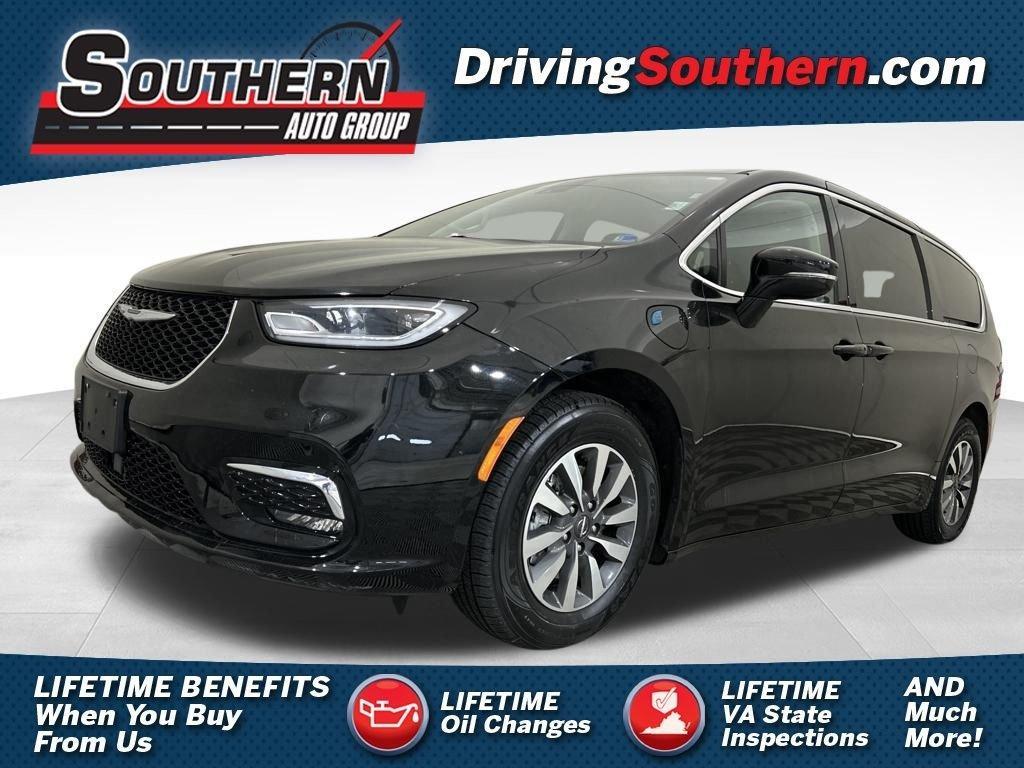 used 2024 Chrysler Pacifica Hybrid car, priced at $27,866